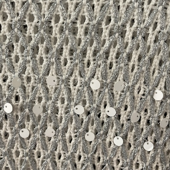 Chico’s sweater top, worn once. Like new! Size 0 - Picture 10 of 11